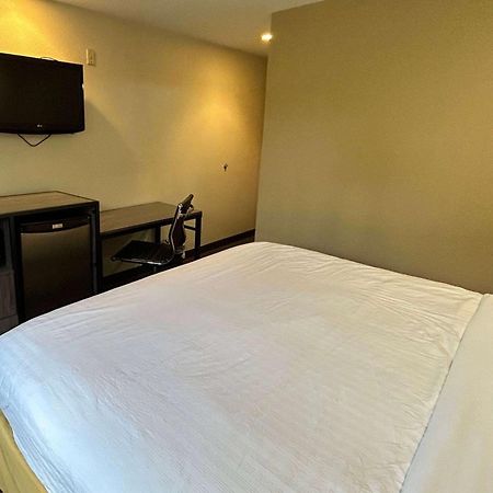 Travelodge By Wyndham Arlington/Dallas Area Екстериор снимка