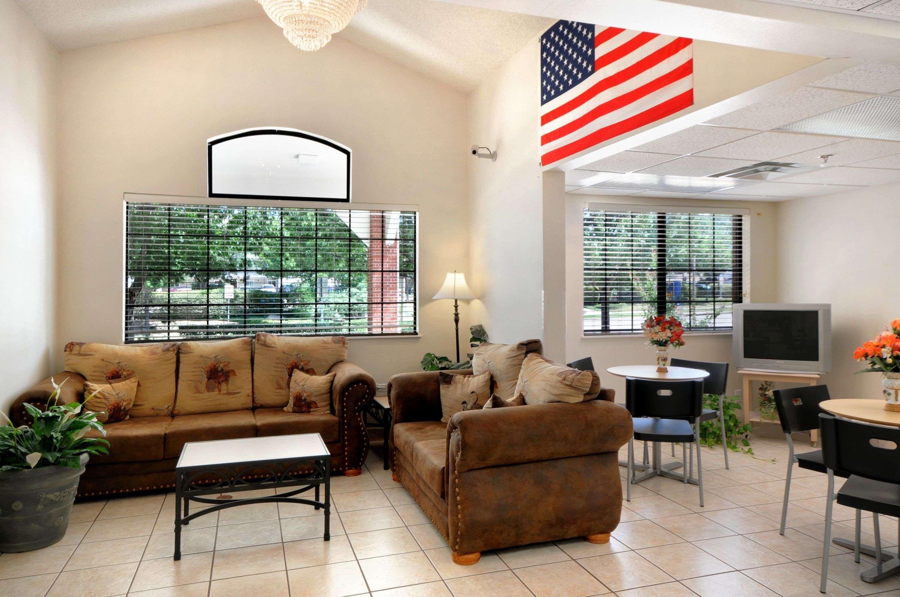 Travelodge By Wyndham Arlington/Dallas Area Екстериор снимка